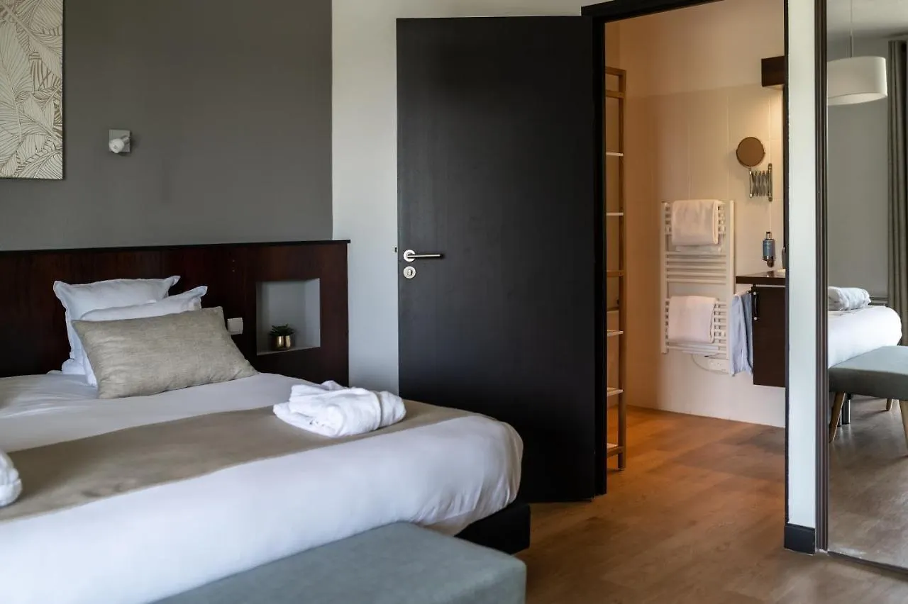 Domaine De Cice-Blossac, Resort Spa & Golf Bruz Hotel